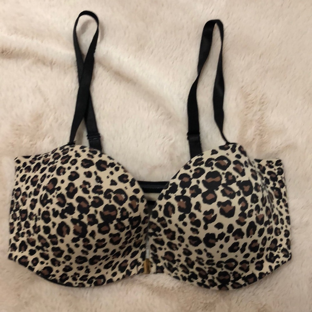 NWOT Daisy Fuentes Women’s 36B  Convertible Bra, Cheetah print, Front Closure